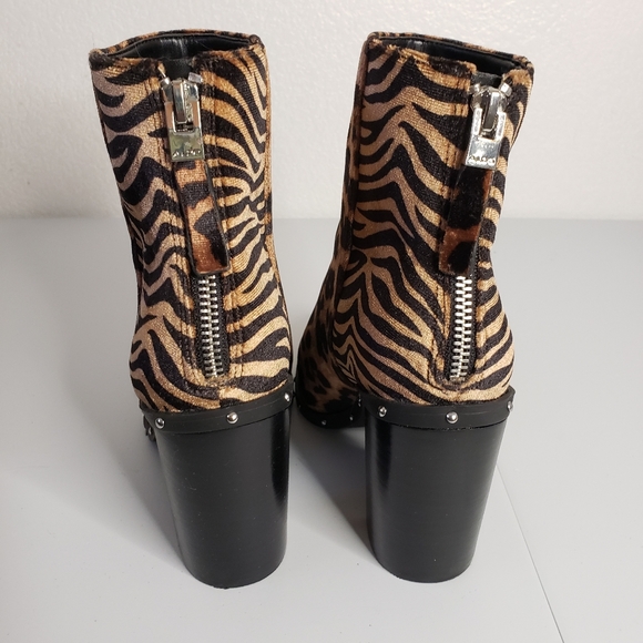 💝 HP 💝 ** FINAL PRICE ** ALDO - Animal Print Booties, size 6.5 - Picture 5 of 7